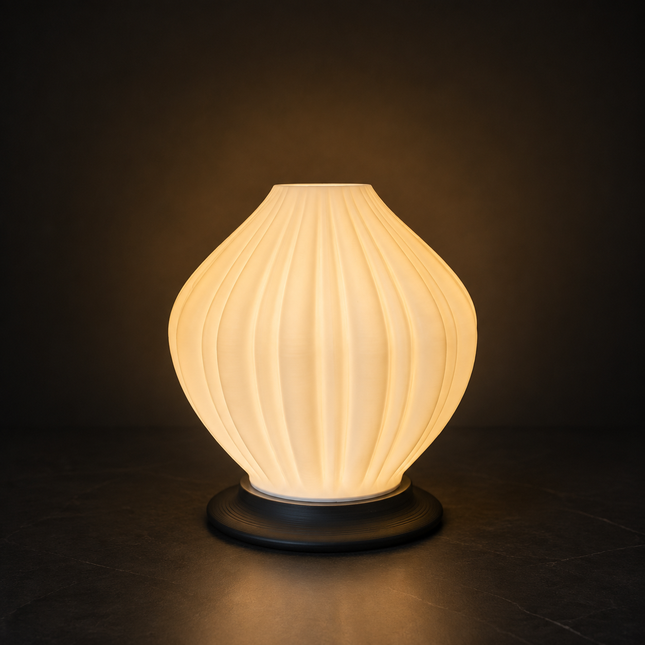 Luma bordslampa